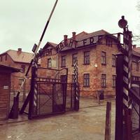 Eingang zum Lager Auschwitz 1