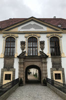 Eingang von Schloss Děčín